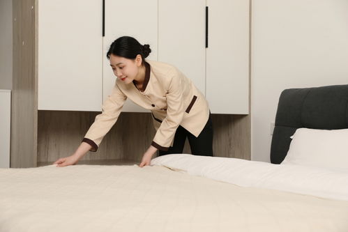 客房保潔服務與女性從業者的職業肖像攝影